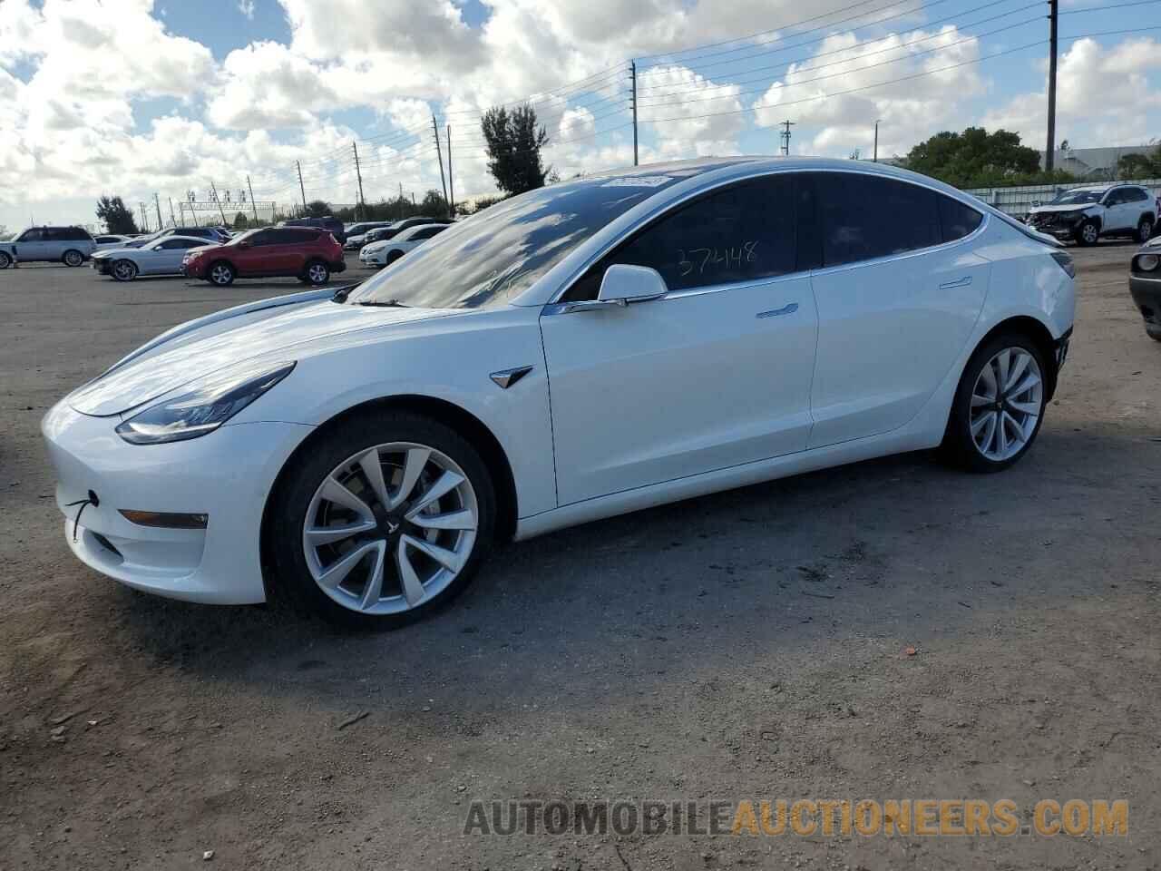 5YJ3E1EB2JF134333 TESLA MODEL 3 2018