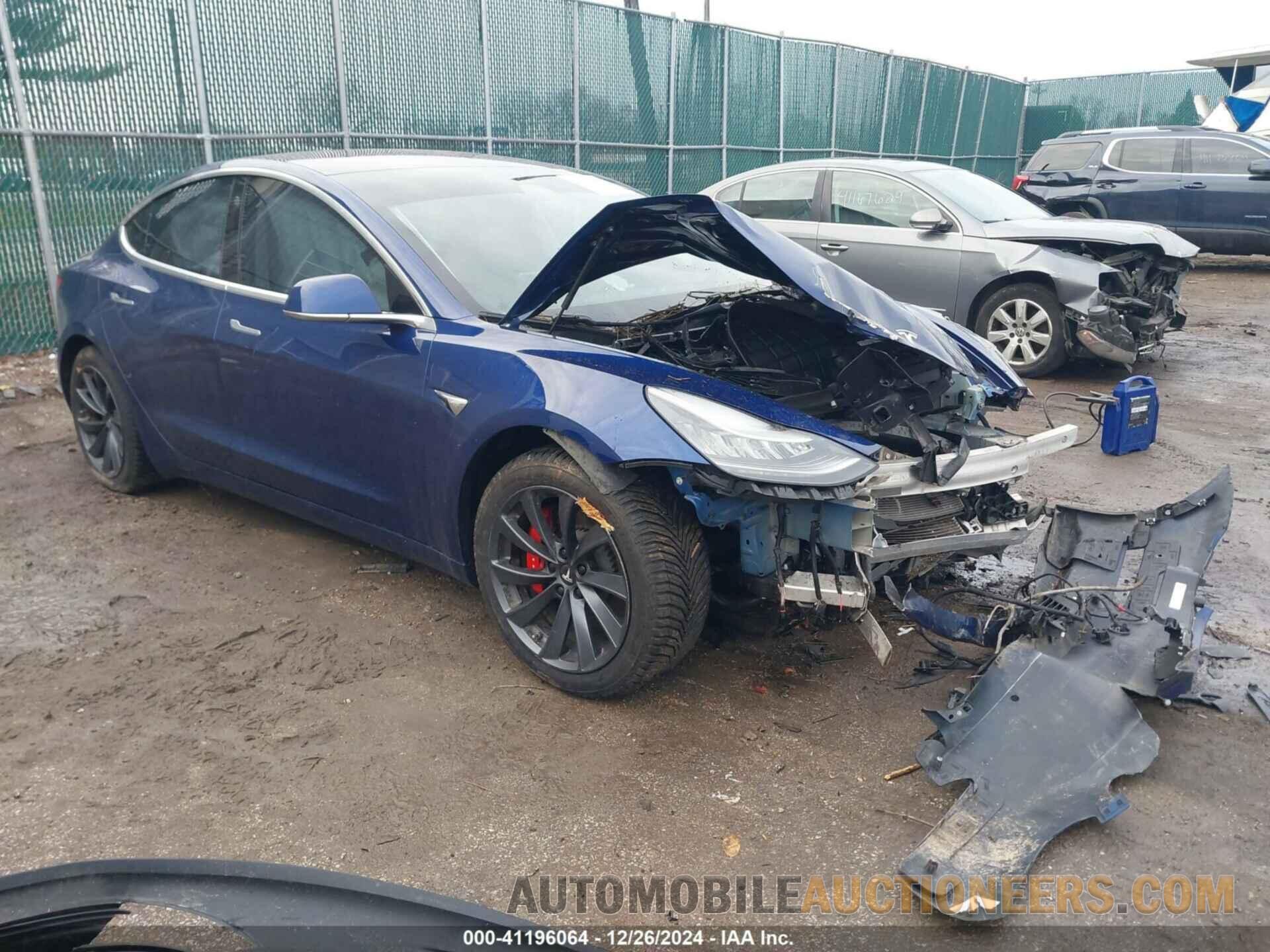 5YJ3E1EB2JF180275 TESLA MODEL 3 2018