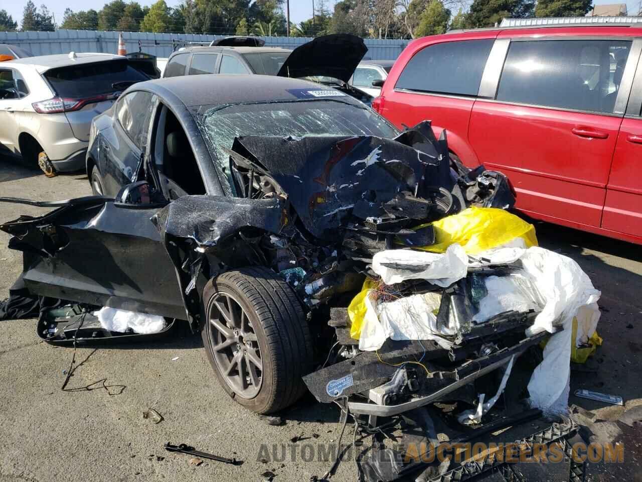 5YJ3E1EB2JF183886 TESLA MODEL 3 2018