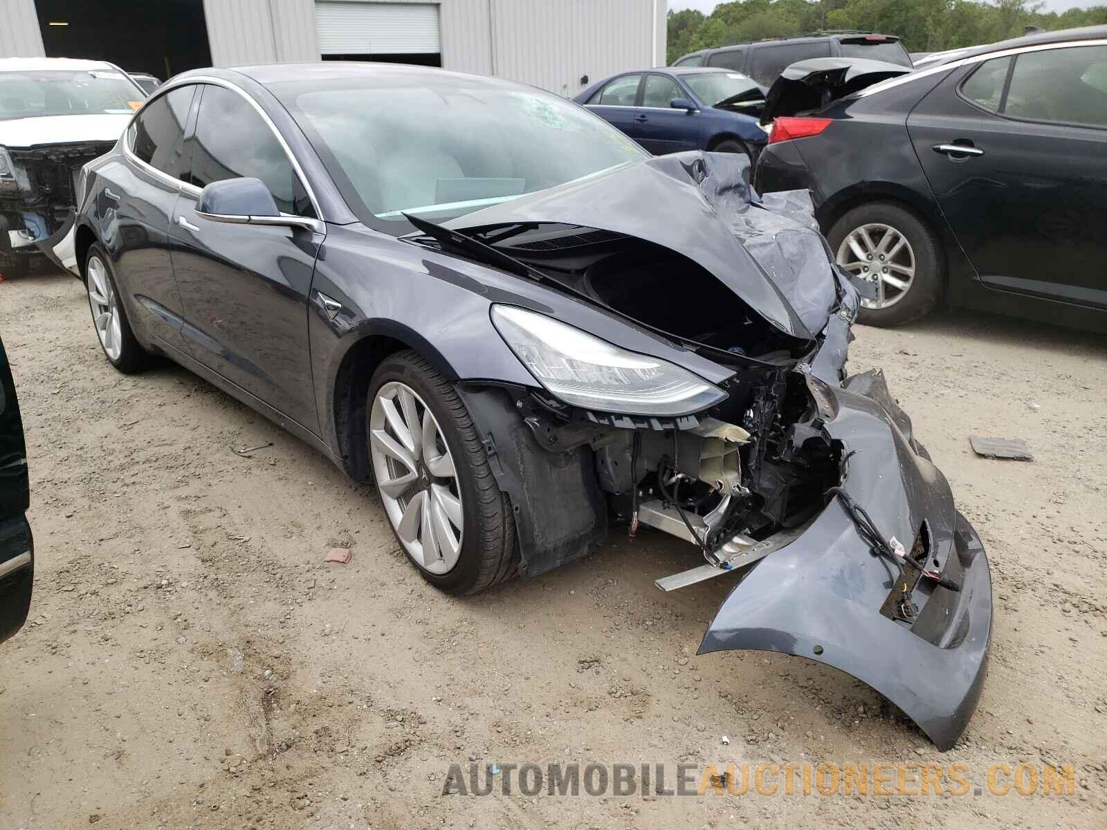 5YJ3E1EB2JF188182 TESLA MODEL 3 2018