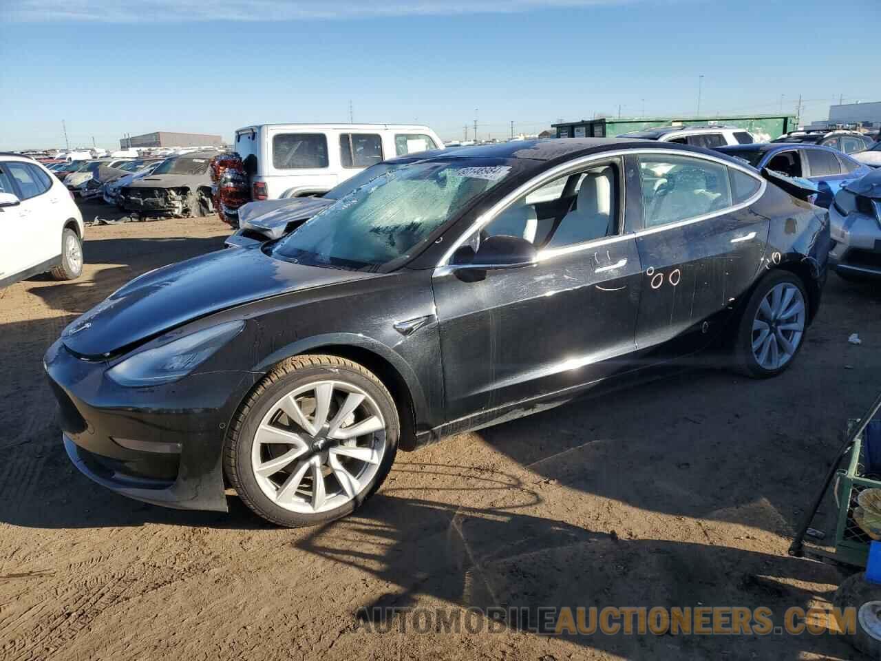 5YJ3E1EB2KF195683 TESLA MODEL 3 2019