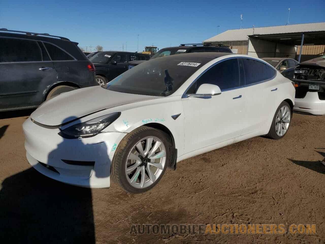 5YJ3E1EB2KF437517 TESLA MODEL 3 2019