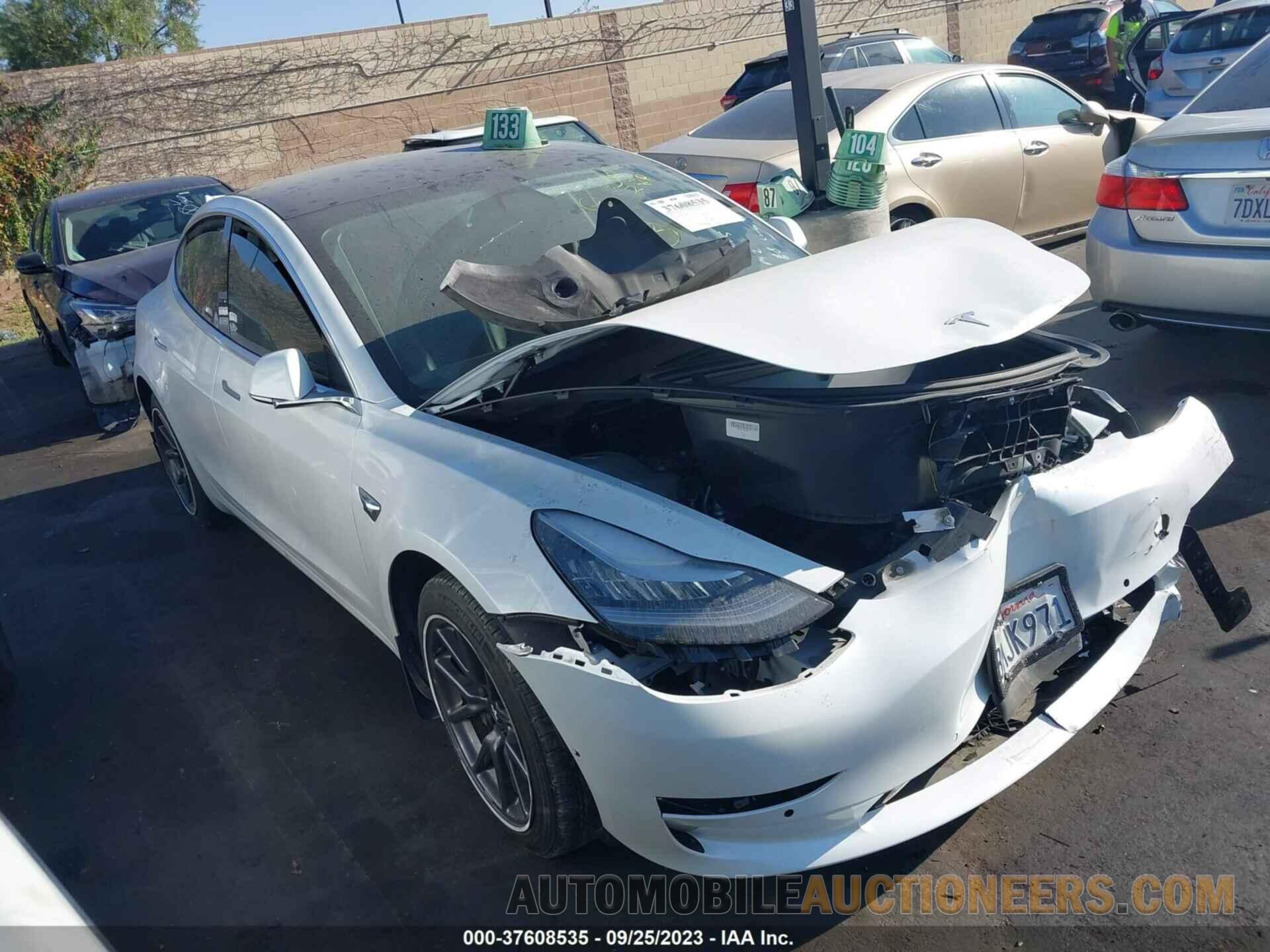 5YJ3E1EB2KF511860 TESLA MODEL 3 2019