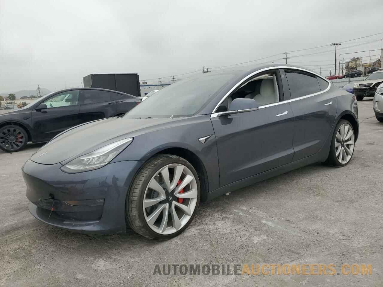 5YJ3E1EB2KF528769 TESLA MODEL 3 2019