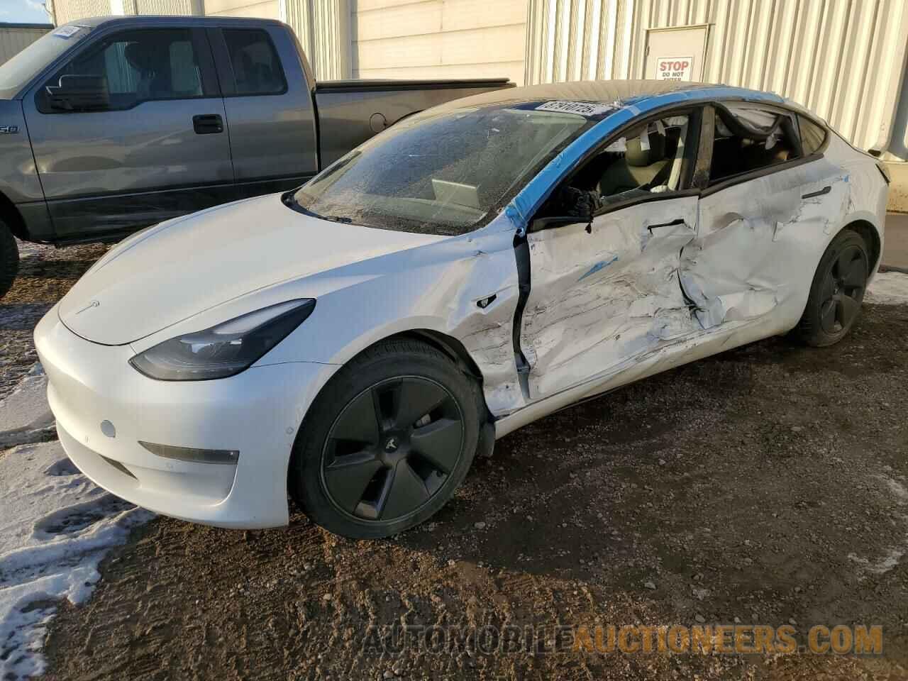 5YJ3E1EB2MF079712 TESLA MODEL 3 2021