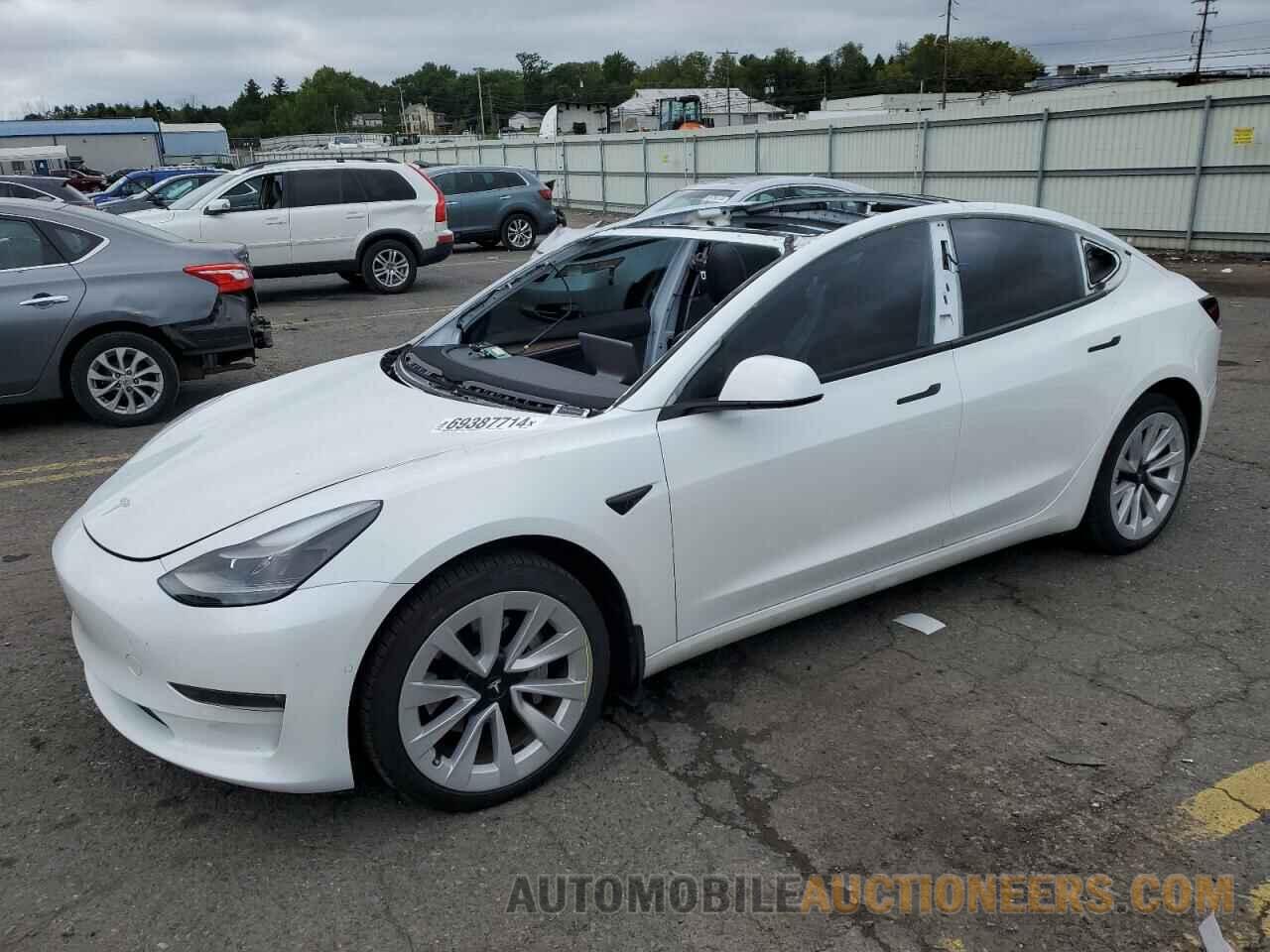 5YJ3E1EB2NF272606 TESLA MODEL 3 2022