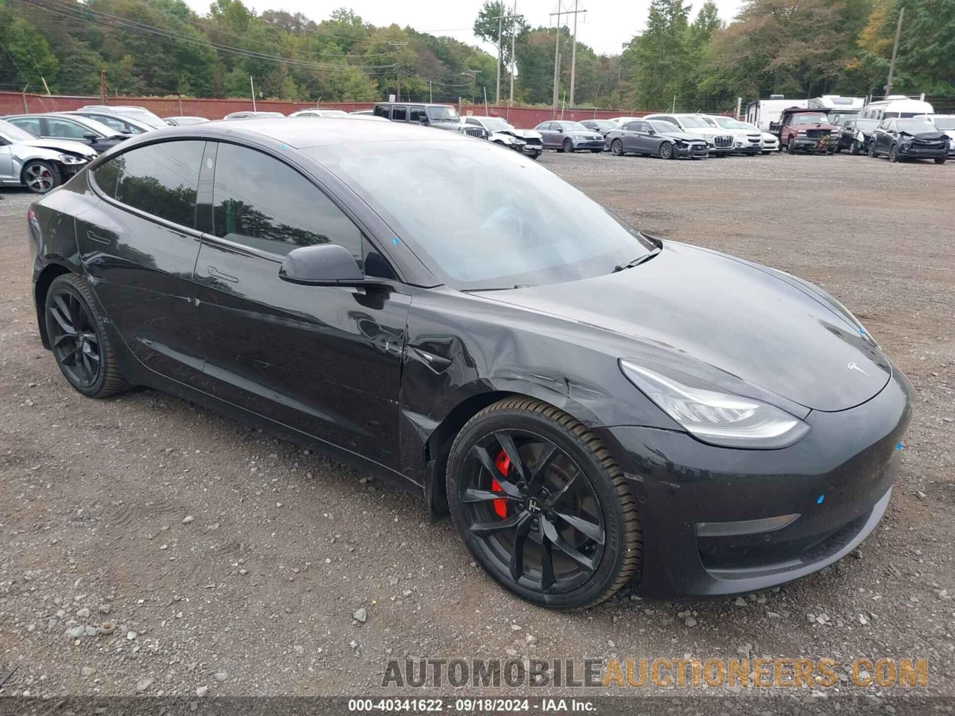 5YJ3E1EB3JF069797 TESLA MODEL 3 2018