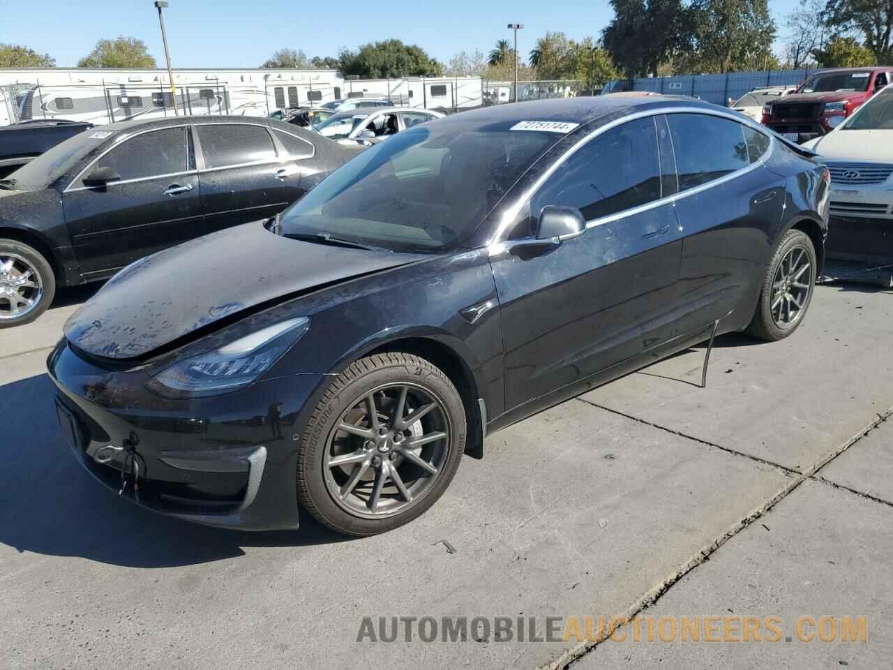 5YJ3E1EB3JF070836 TESLA MODEL 3 2018