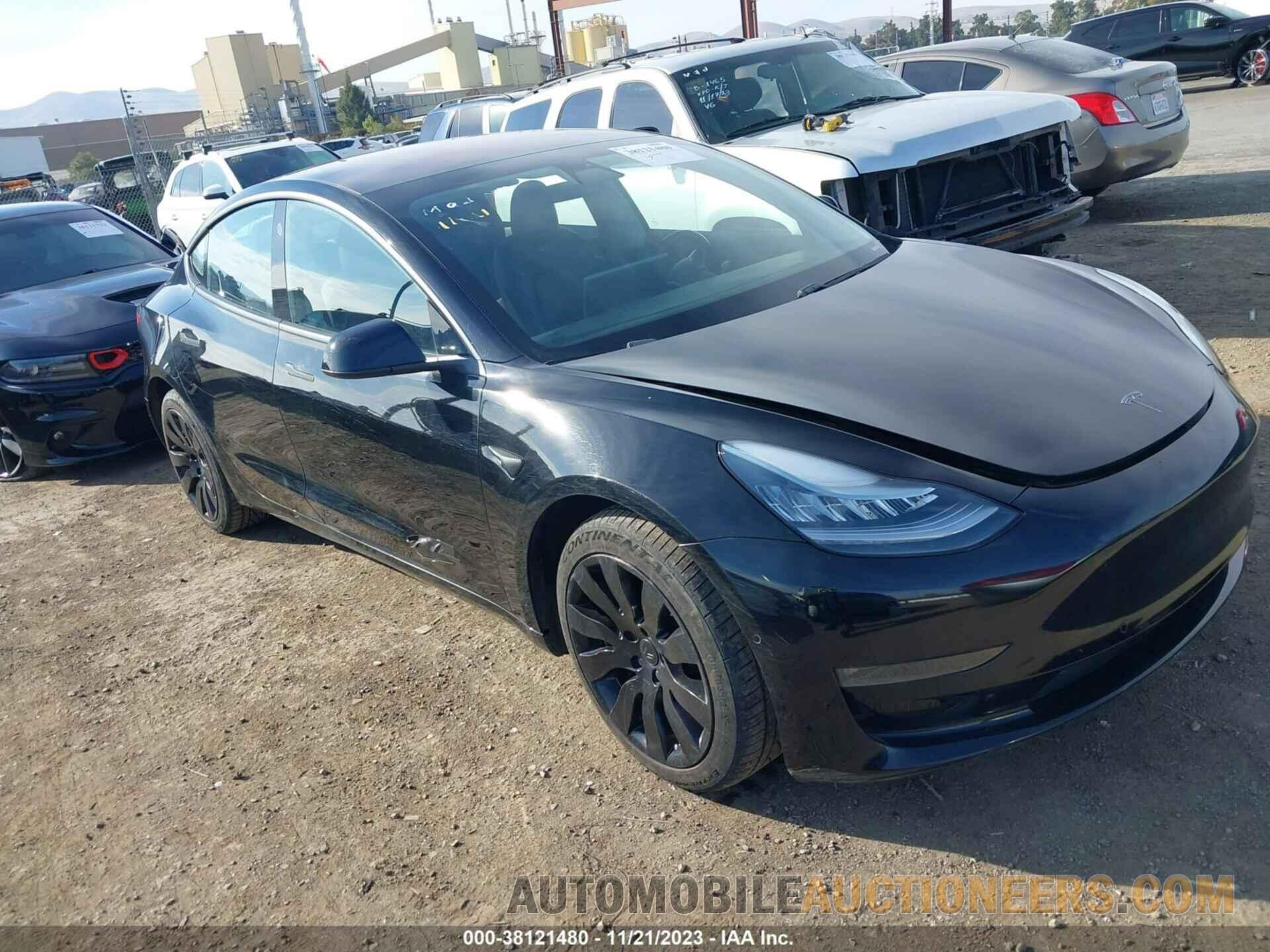 5YJ3E1EB3JF071923 TESLA MODEL 3 2018