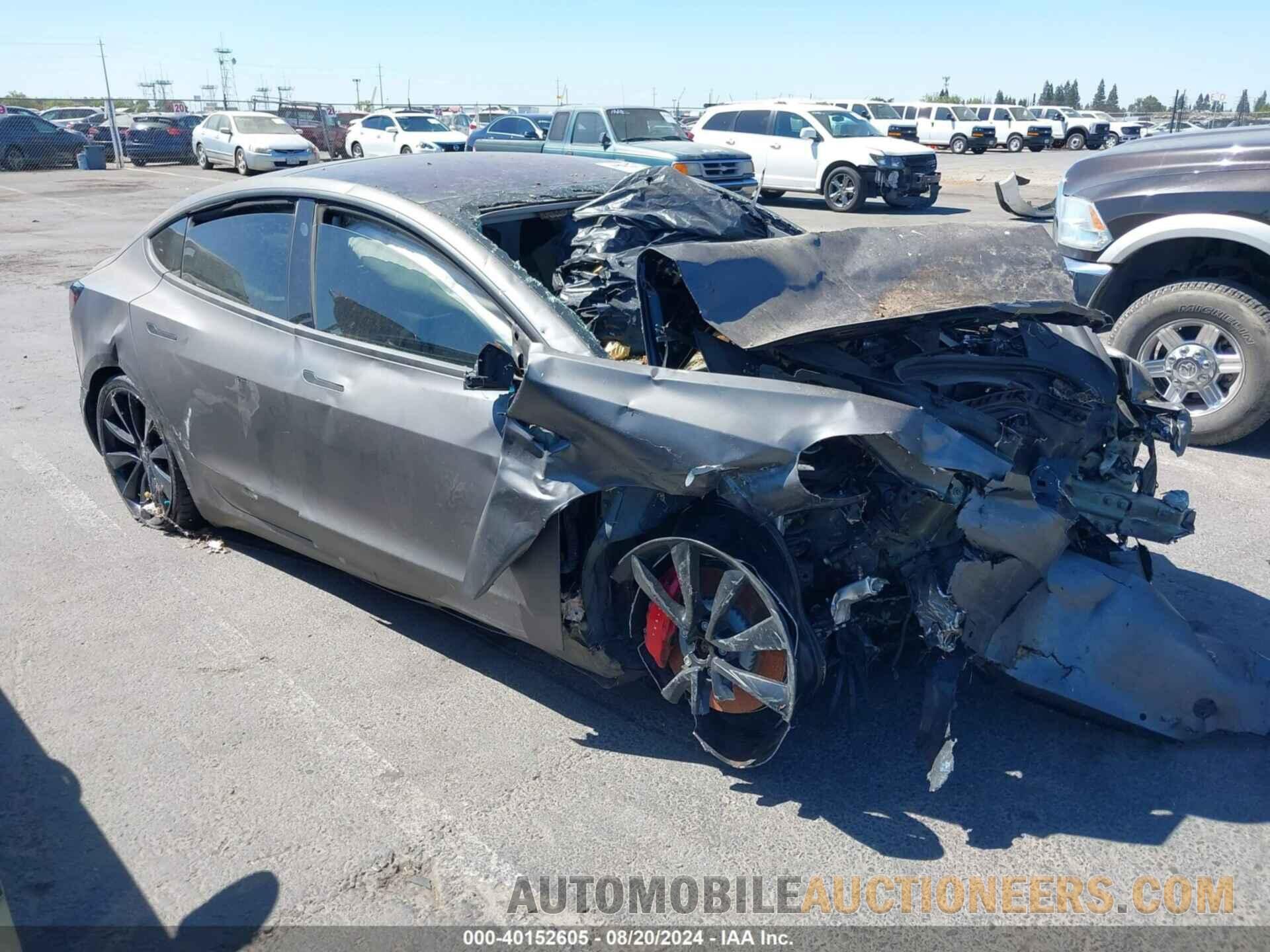 5YJ3E1EB3JF072456 TESLA MODEL 3 2018