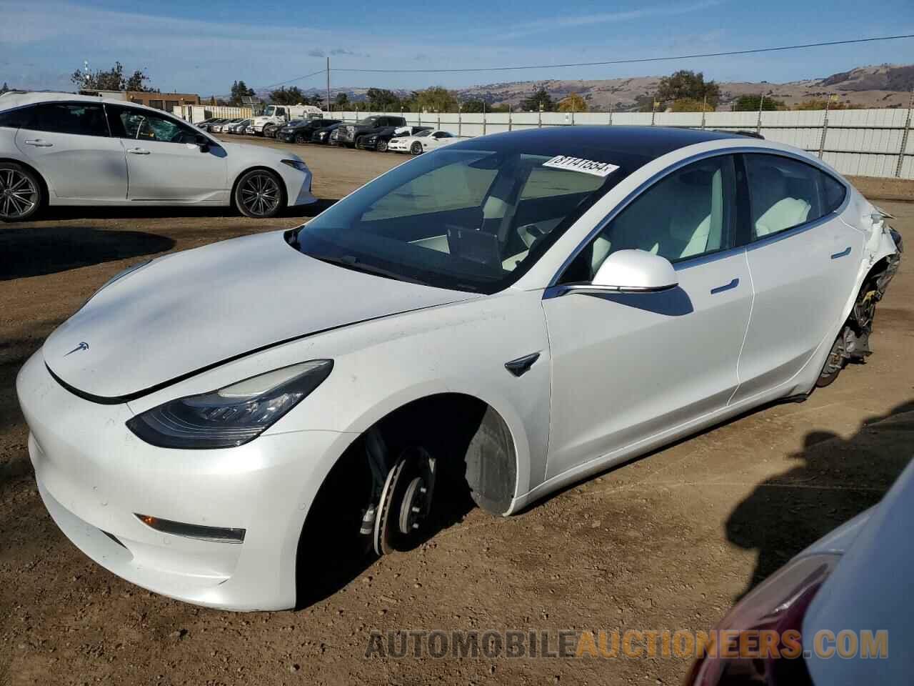 5YJ3E1EB3JF074949 TESLA MODEL 3 2018