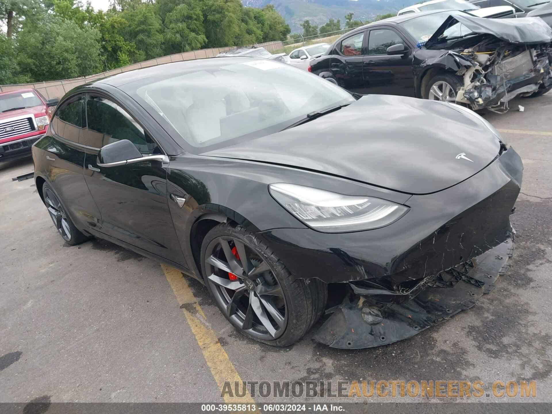 5YJ3E1EB3JF079830 TESLA MODEL 3 2018