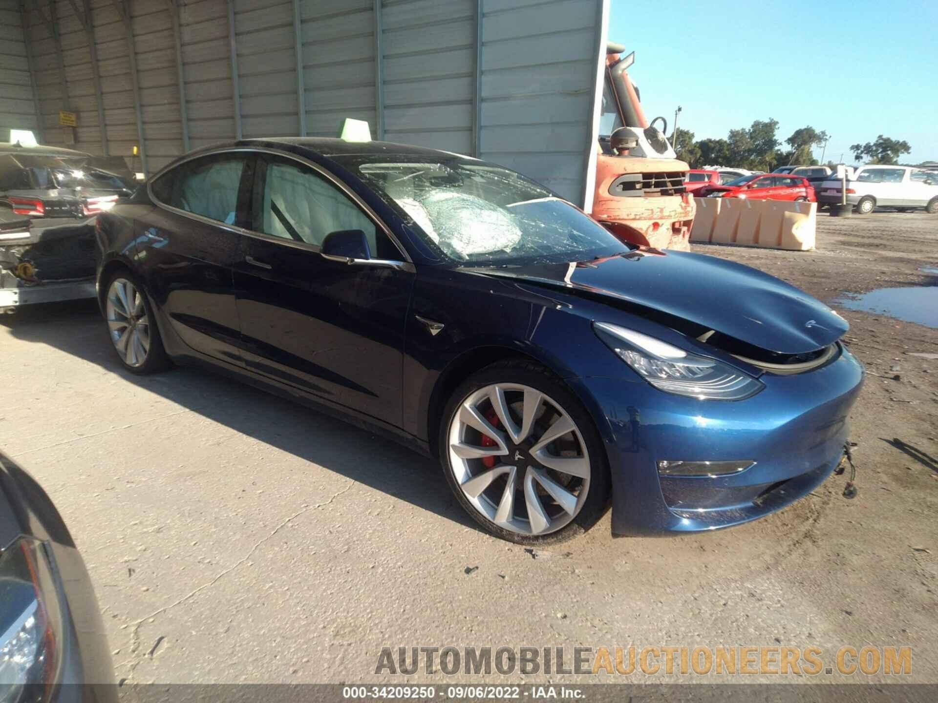 5YJ3E1EB3JF080735 TESLA MODEL 3 2018