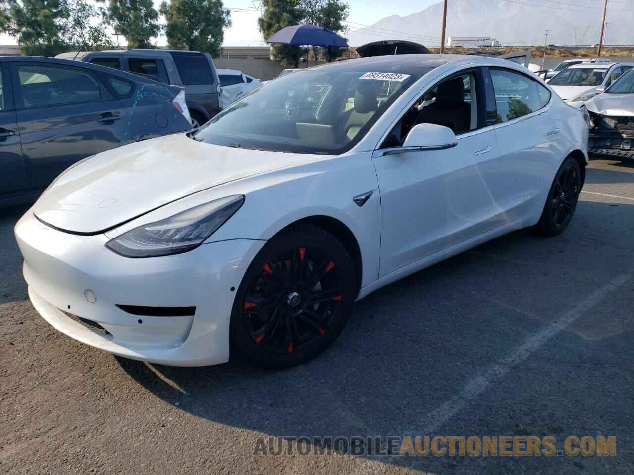 5YJ3E1EB3JF088950 TESLA MODEL 3 2018