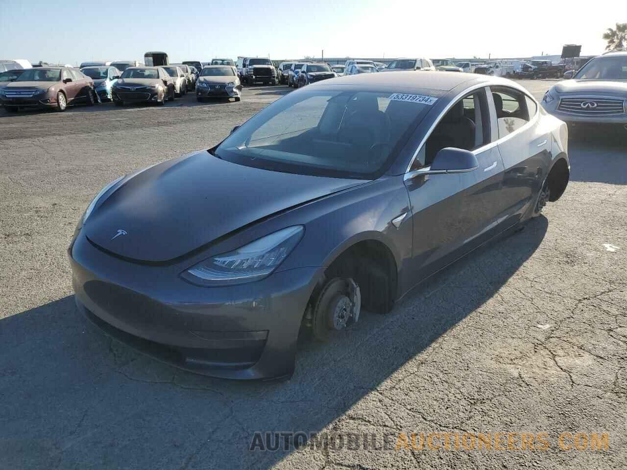 5YJ3E1EB3JF090942 TESLA MODEL 3 2018