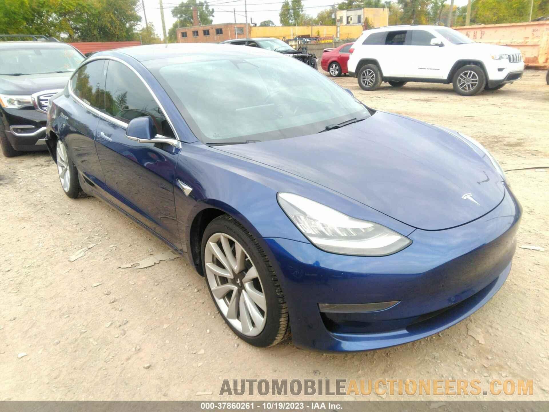 5YJ3E1EB3JF092030 TESLA MODEL 3 2018