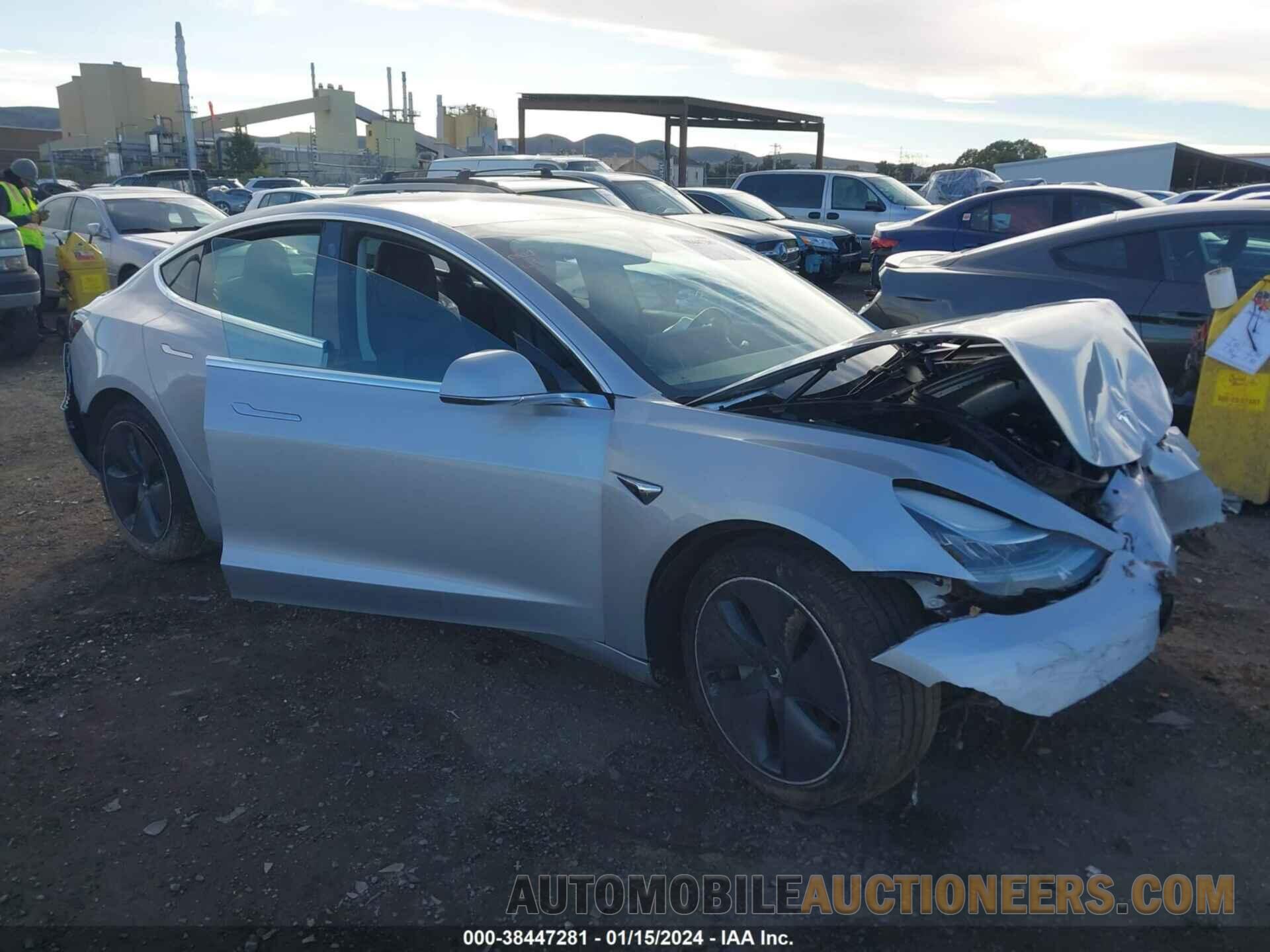 5YJ3E1EB3JF093324 TESLA MODEL 3 2018