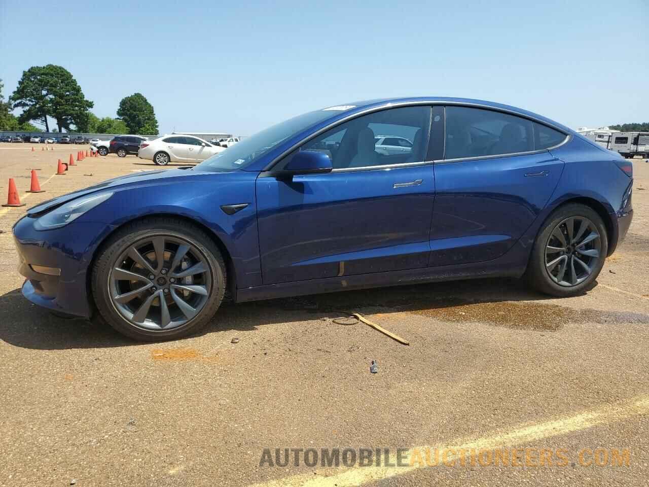 5YJ3E1EB3JF097857 TESLA MODEL 3 2018