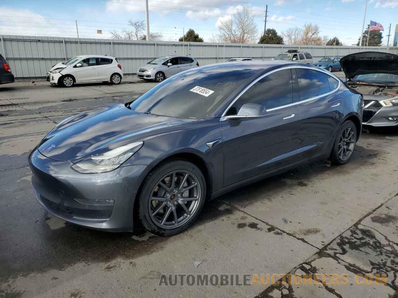 5YJ3E1EB3JF100501 TESLA MODEL 3 2018