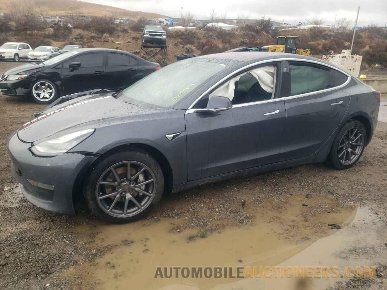 5YJ3E1EB3JF113944 TESLA MODEL 3 2018