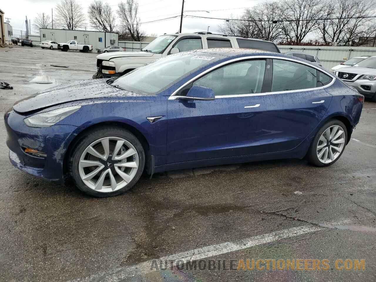 5YJ3E1EB3JF117556 TESLA MODEL 3 2018