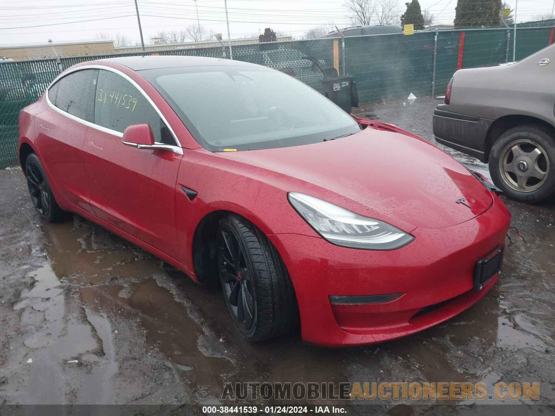 5YJ3E1EB3JF146068 TESLA MODEL 3 2018