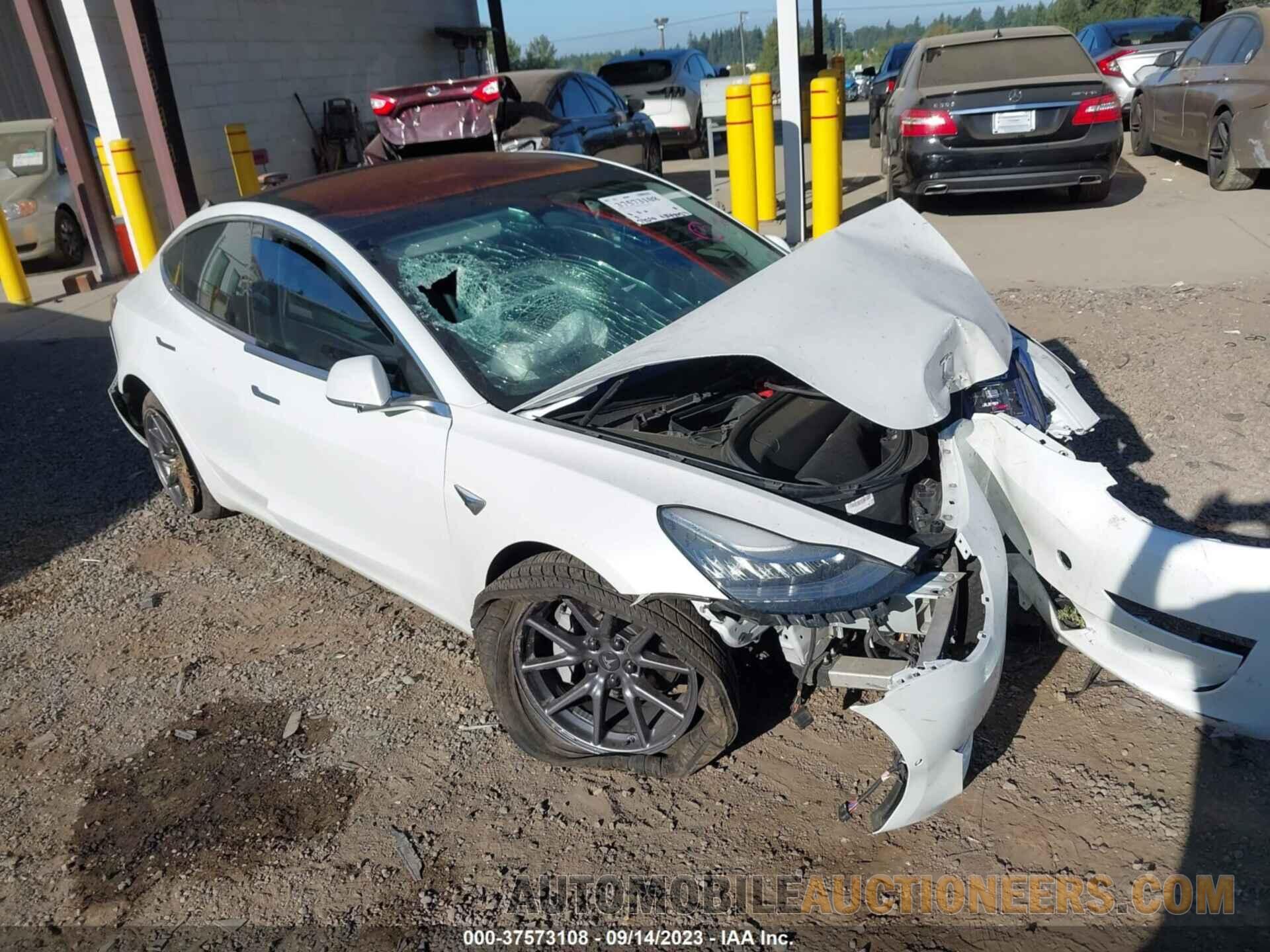 5YJ3E1EB3JF151075 TESLA MODEL 3 2018