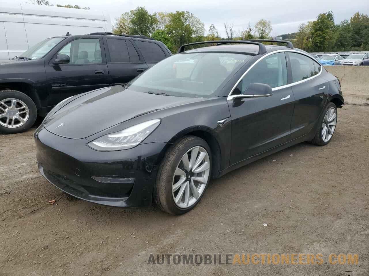 5YJ3E1EB3JF170483 TESLA MODEL 3 2018