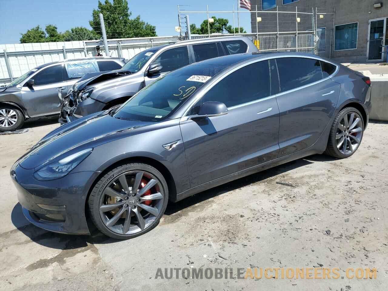 5YJ3E1EB3JF171116 TESLA MODEL 3 2018