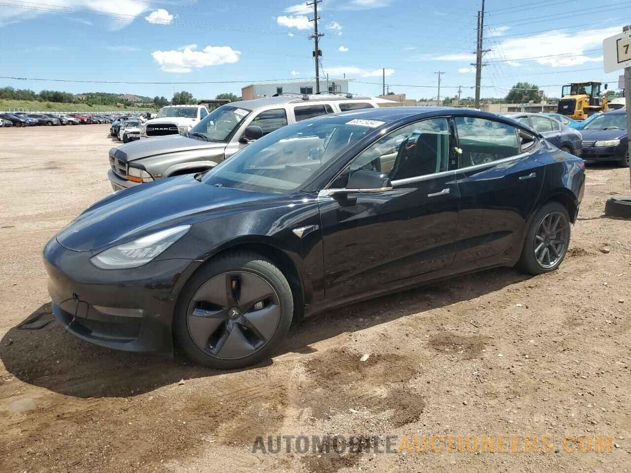 5YJ3E1EB3KF197118 TESLA MODEL 3 2019