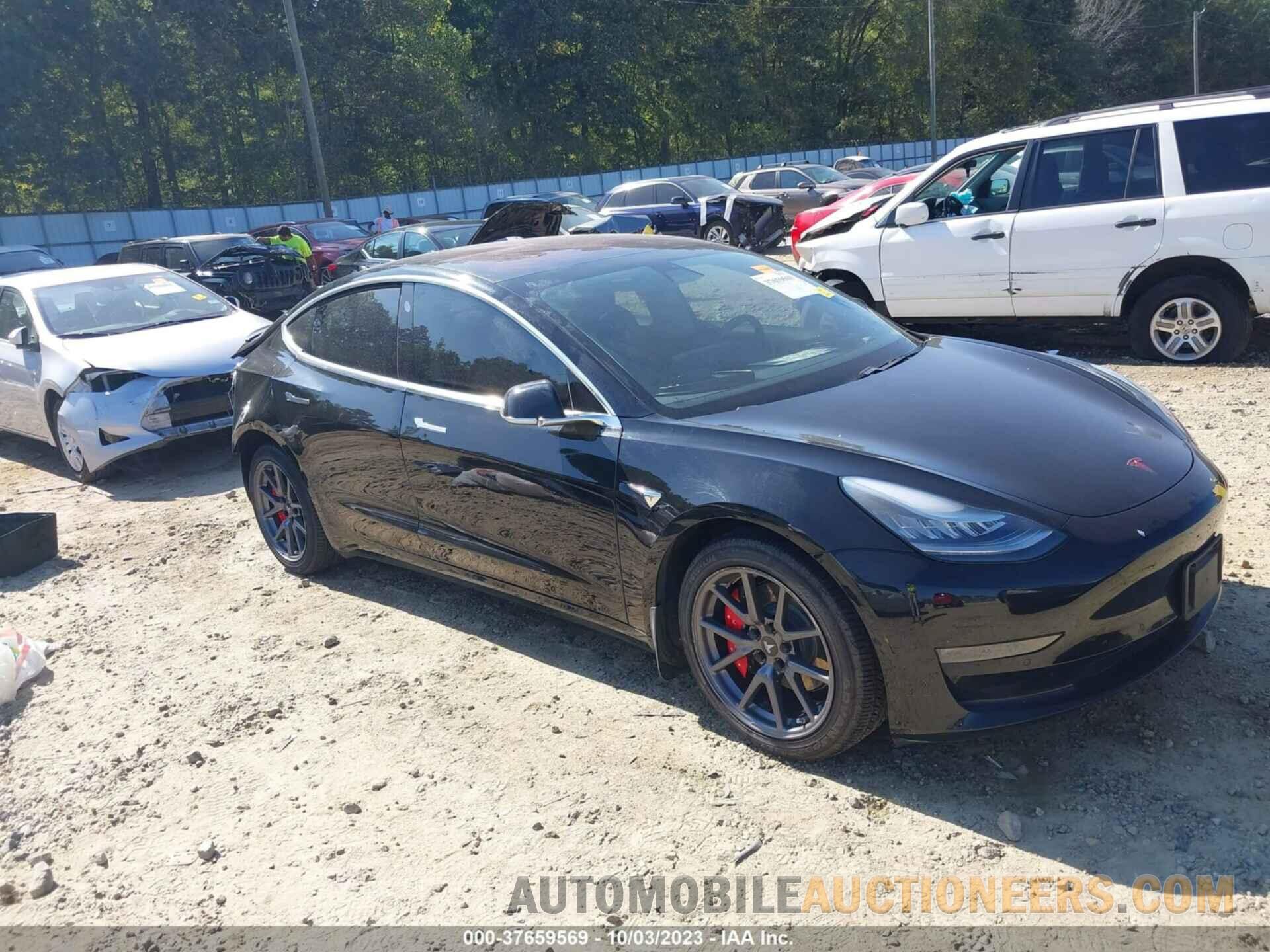 5YJ3E1EB3KF208621 TESLA MODEL 3 2019