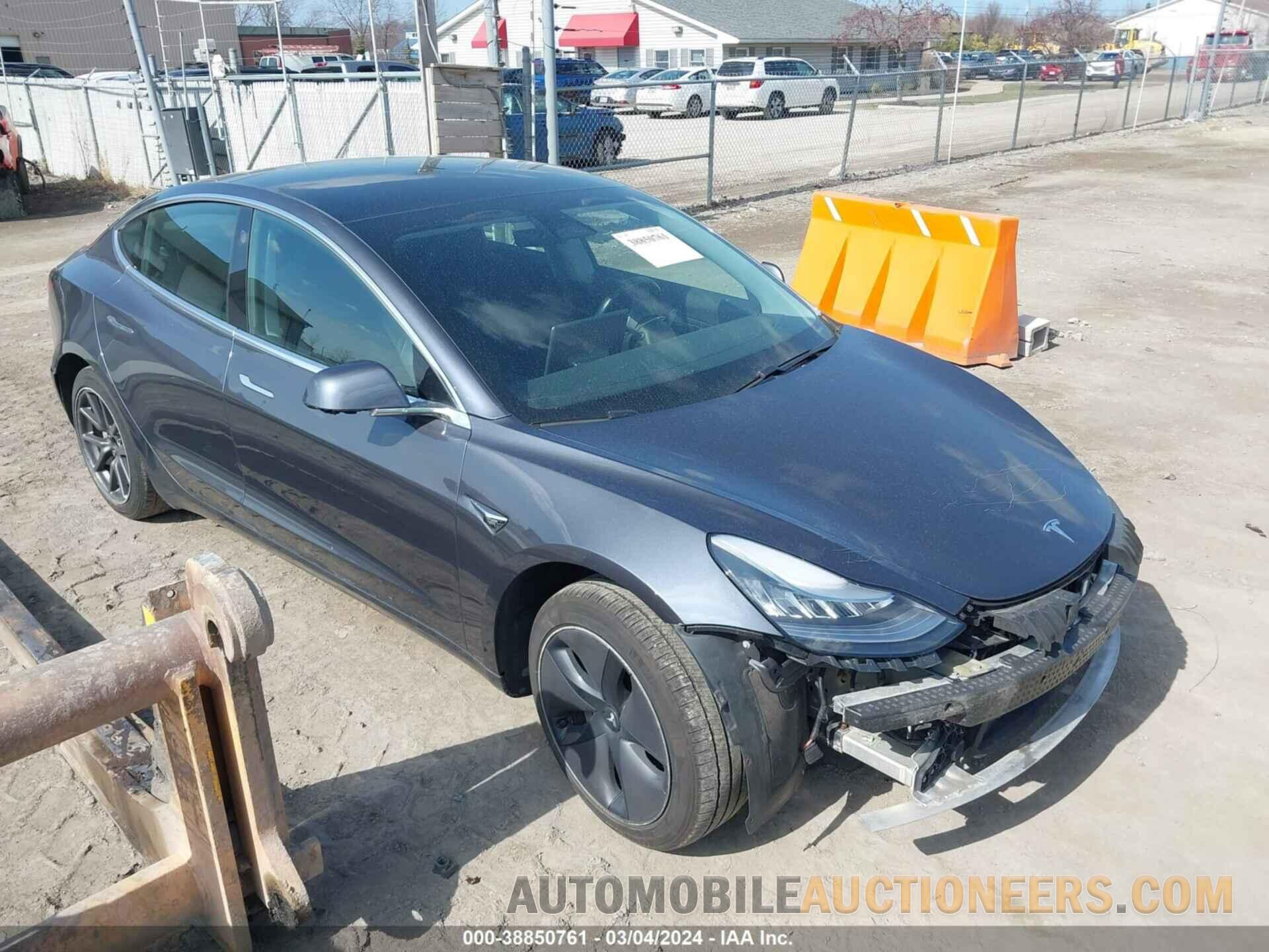 5YJ3E1EB3KF210028 TESLA MODEL 3 2019