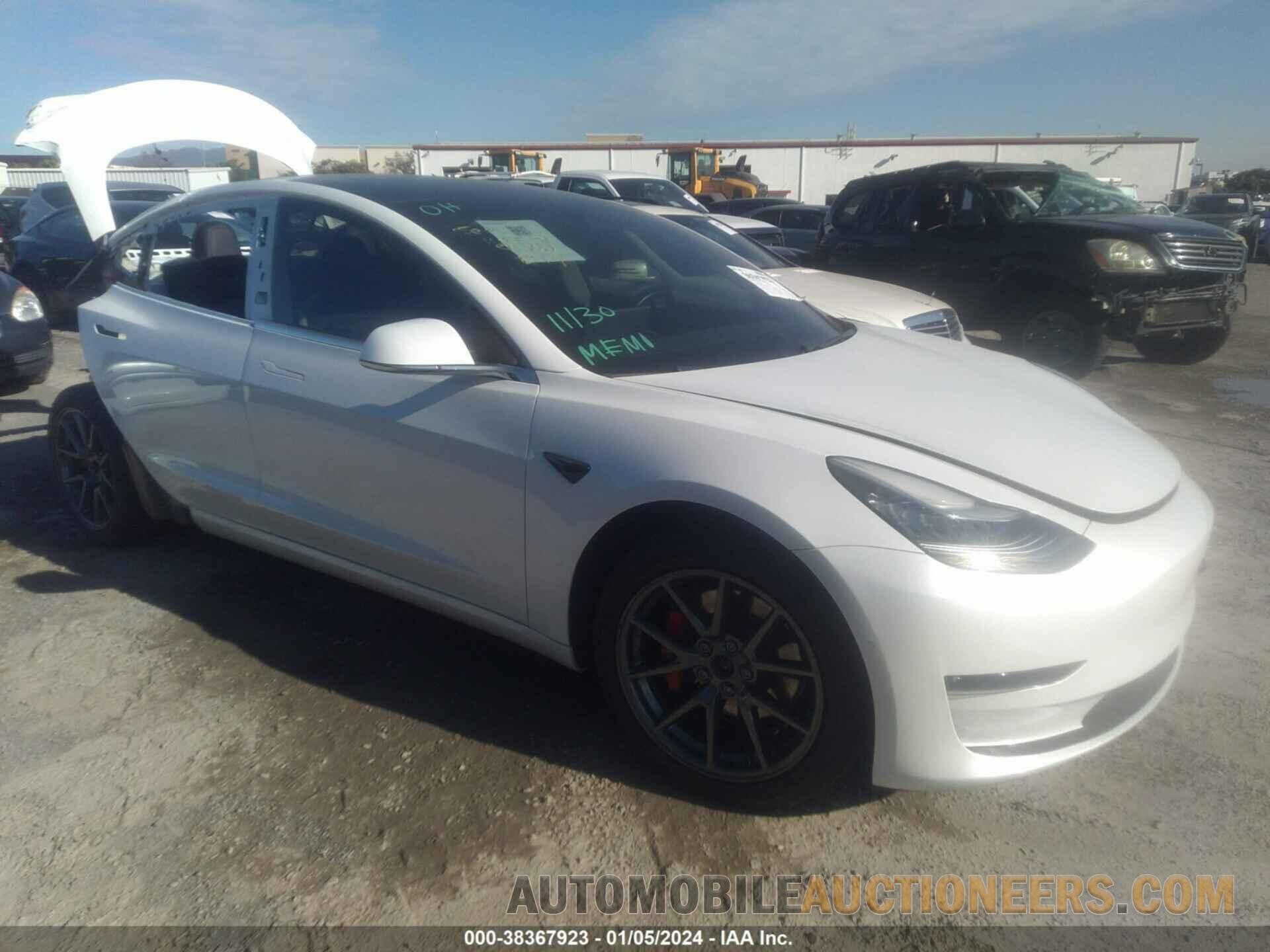 5YJ3E1EB3KF368319 TESLA MODEL 3 2019