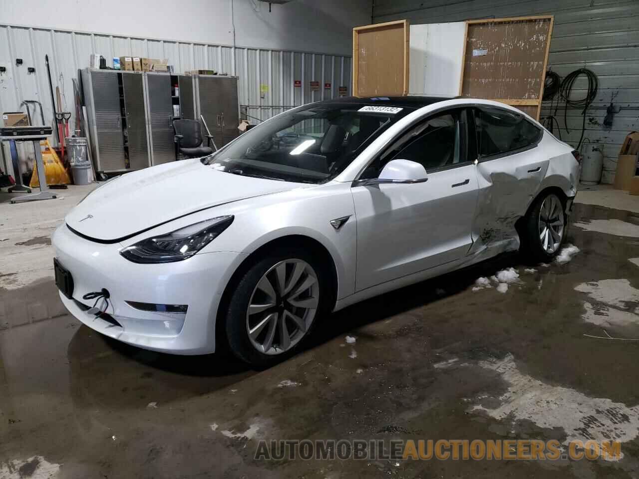 5YJ3E1EB3KF437526 TESLA MODEL 3 2019