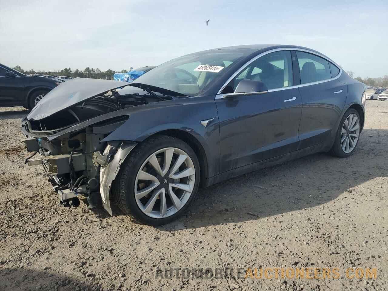 5YJ3E1EB3KF437588 TESLA MODEL 3 2019