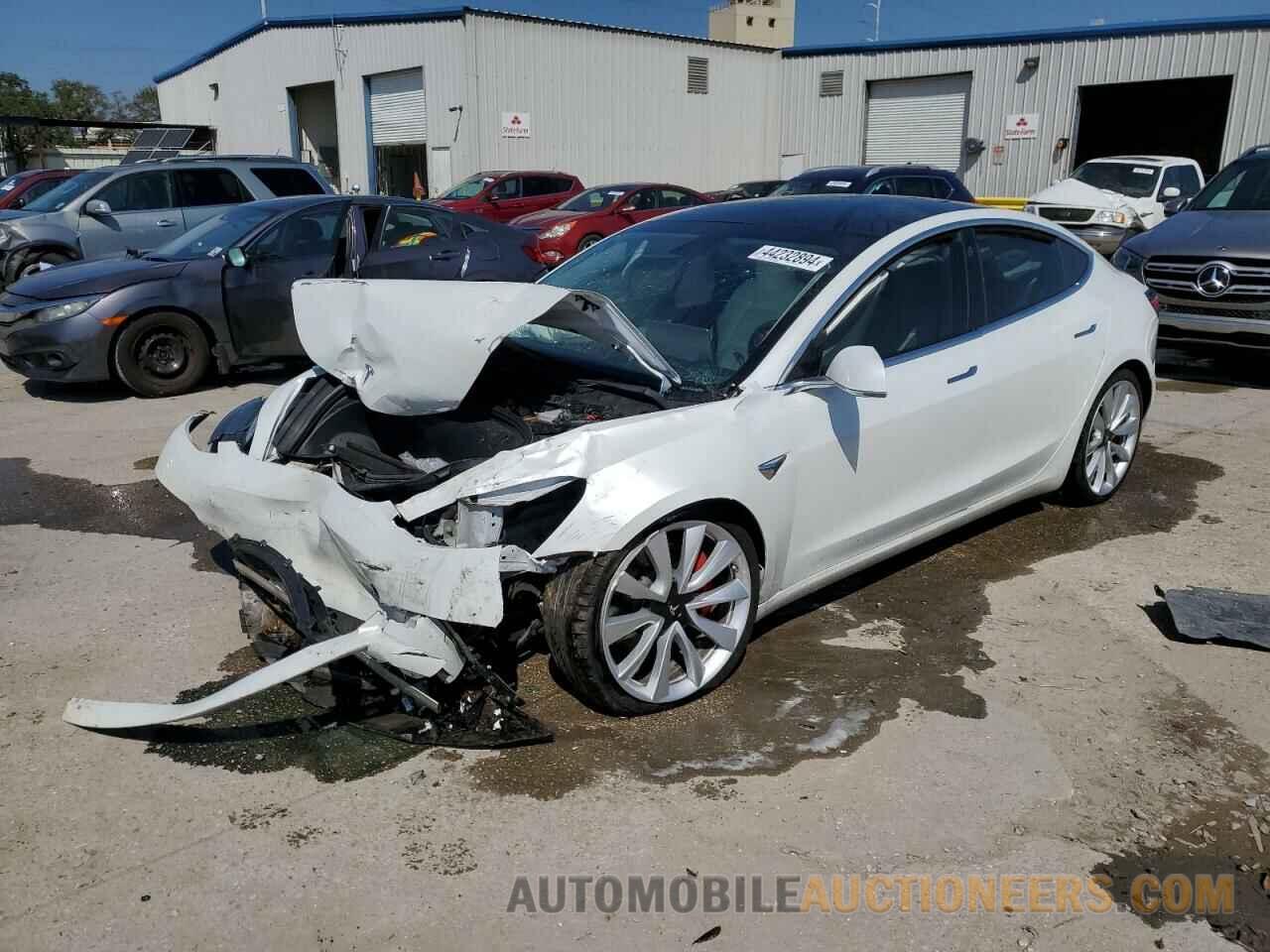 5YJ3E1EB3KF487438 TESLA MODEL 3 2019