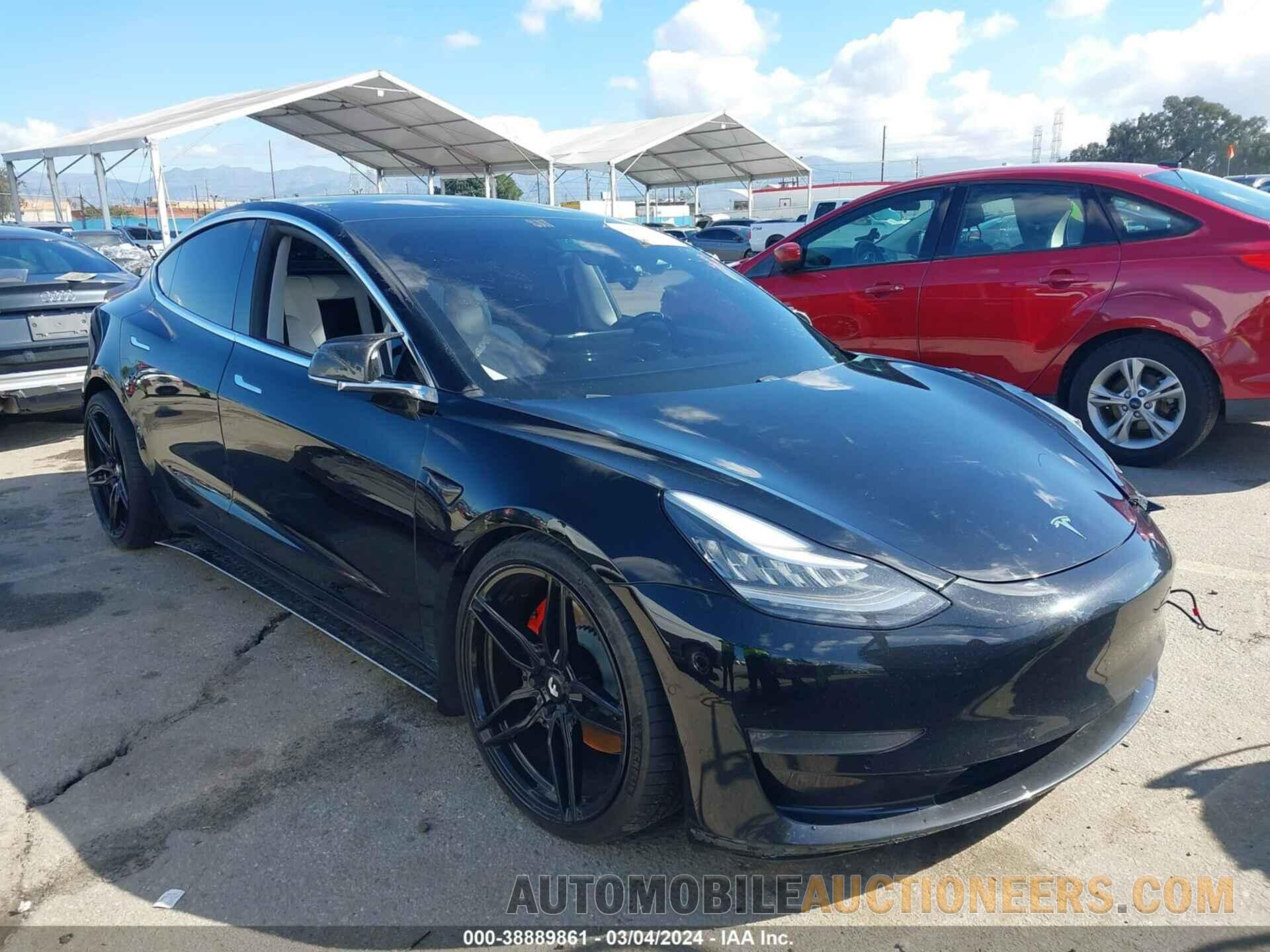 5YJ3E1EB3KF498018 TESLA MODEL 3 2019