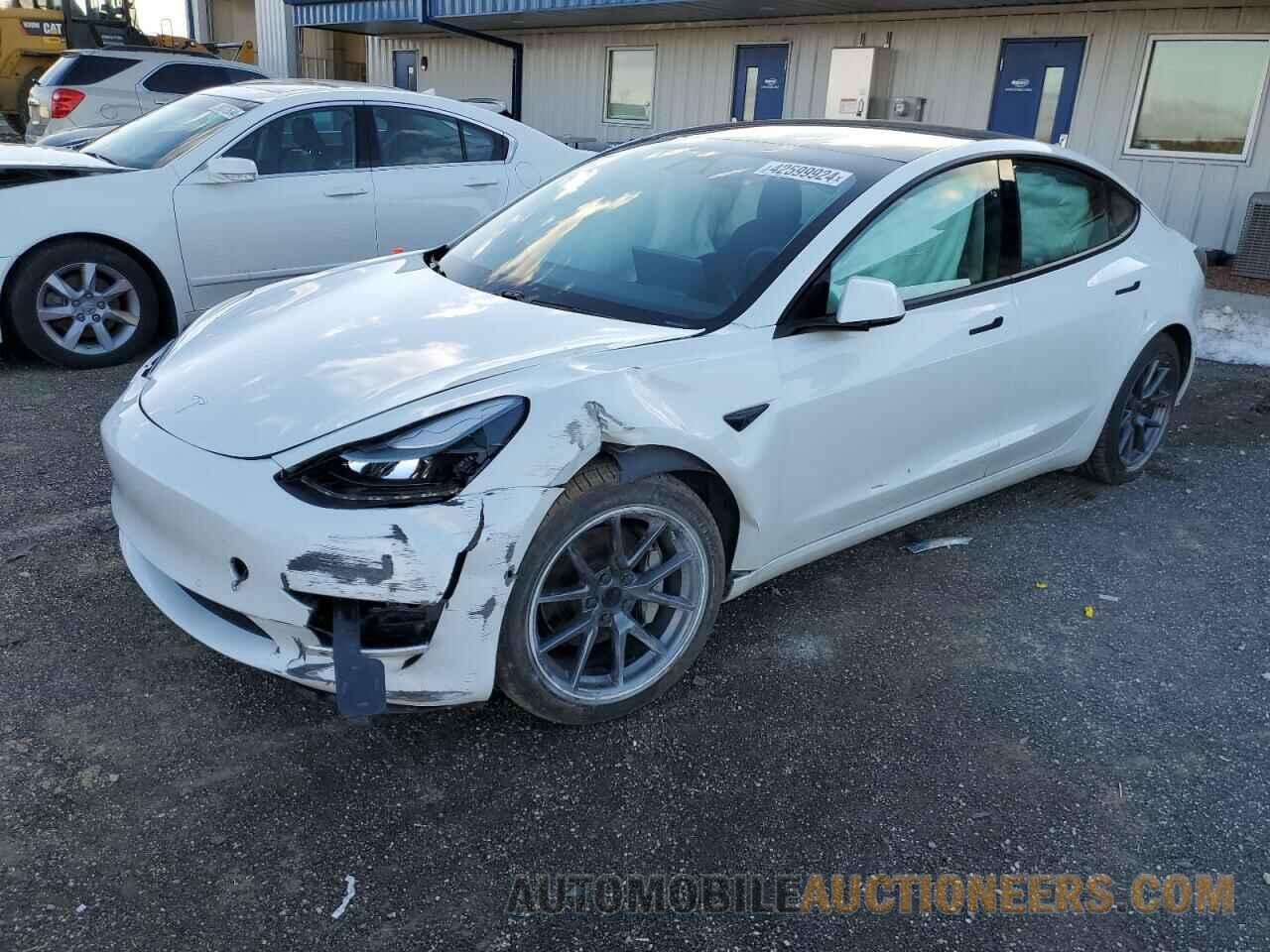 5YJ3E1EB3MF027621 TESLA MODEL 3 2021