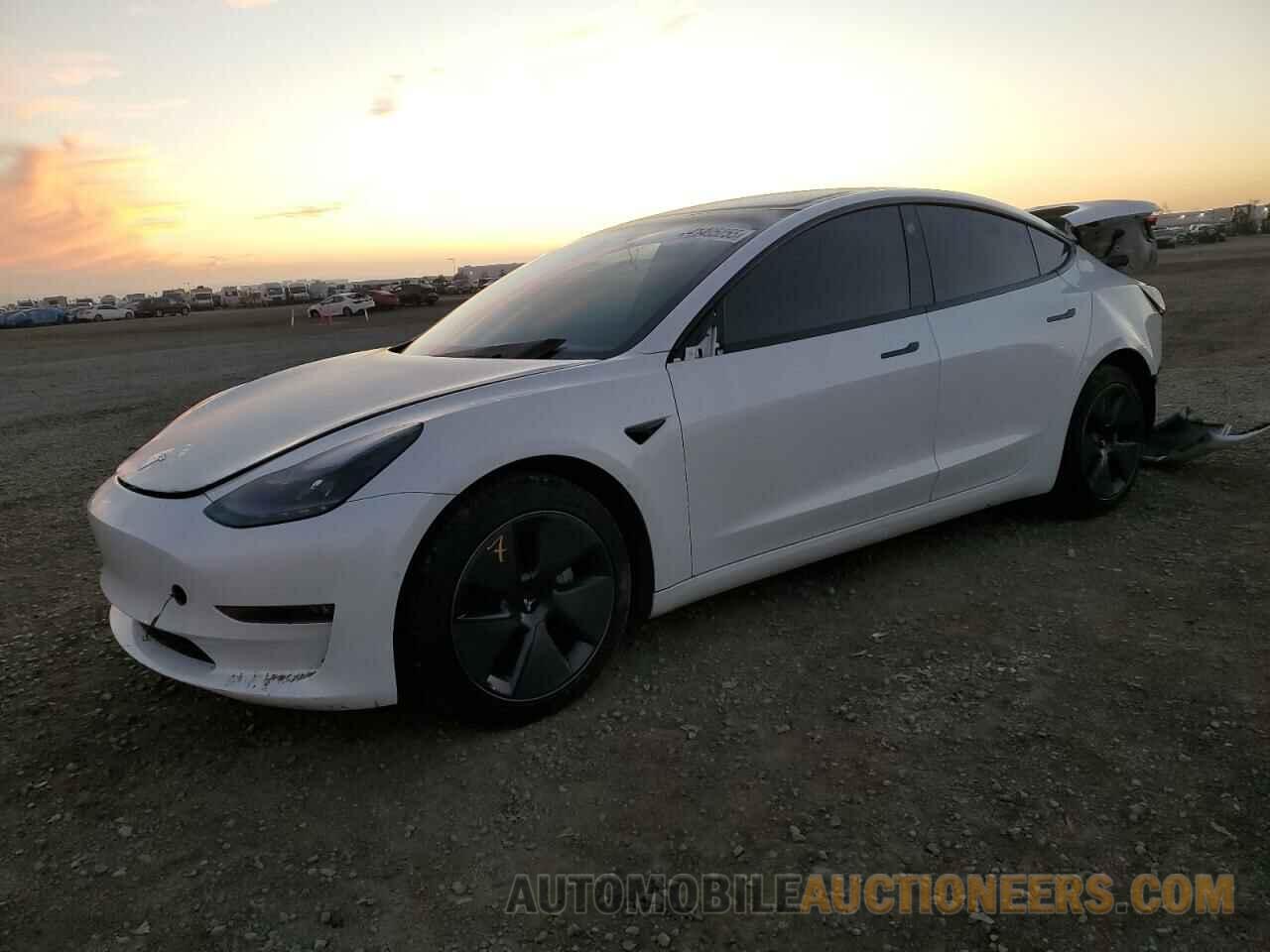 5YJ3E1EB3NF125565 TESLA MODEL 3 2022