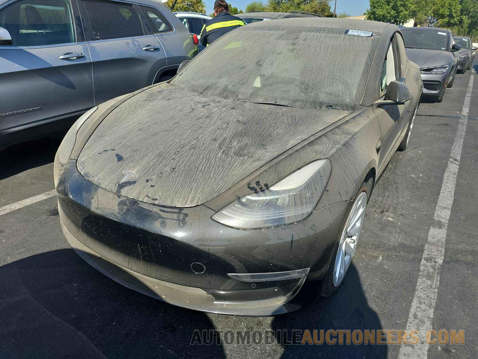 5YJ3E1EB3NF136565 Tesla Model 3 2022