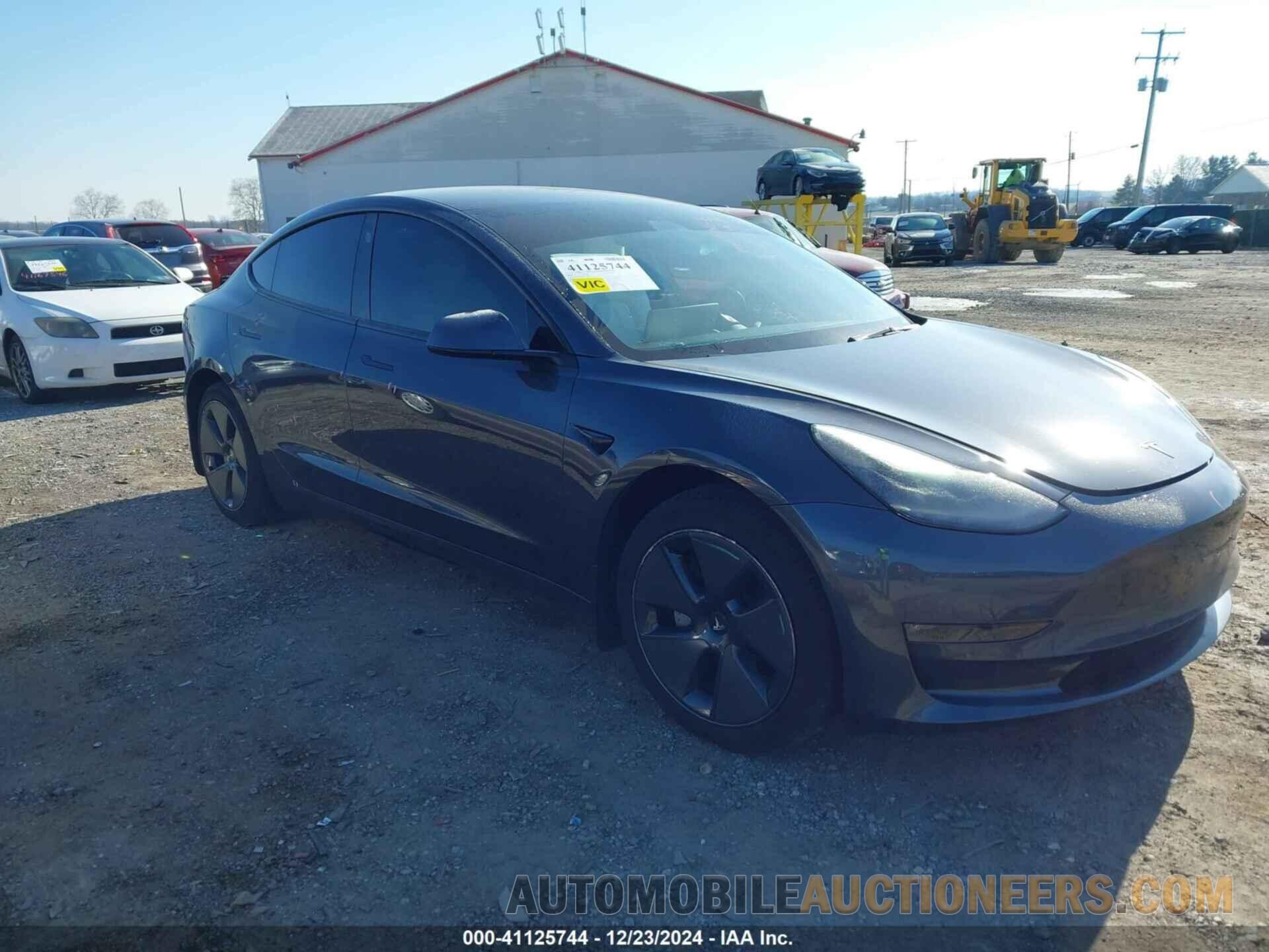 5YJ3E1EB3NF138932 TESLA MODEL 3 2022