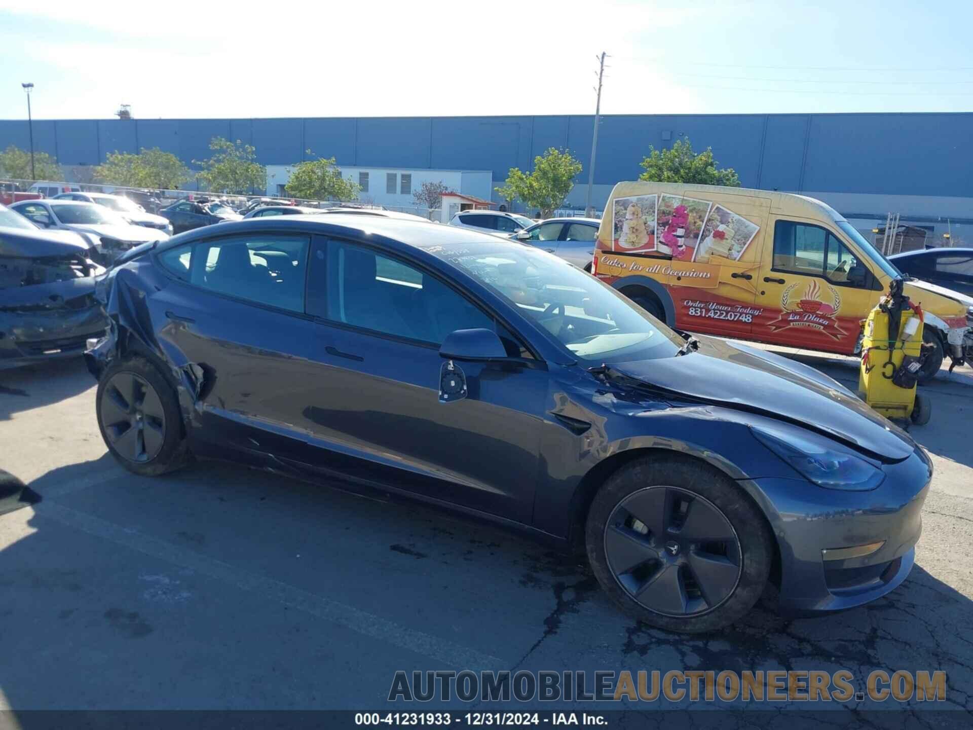 5YJ3E1EB3NF163989 TESLA MODEL 3 2022