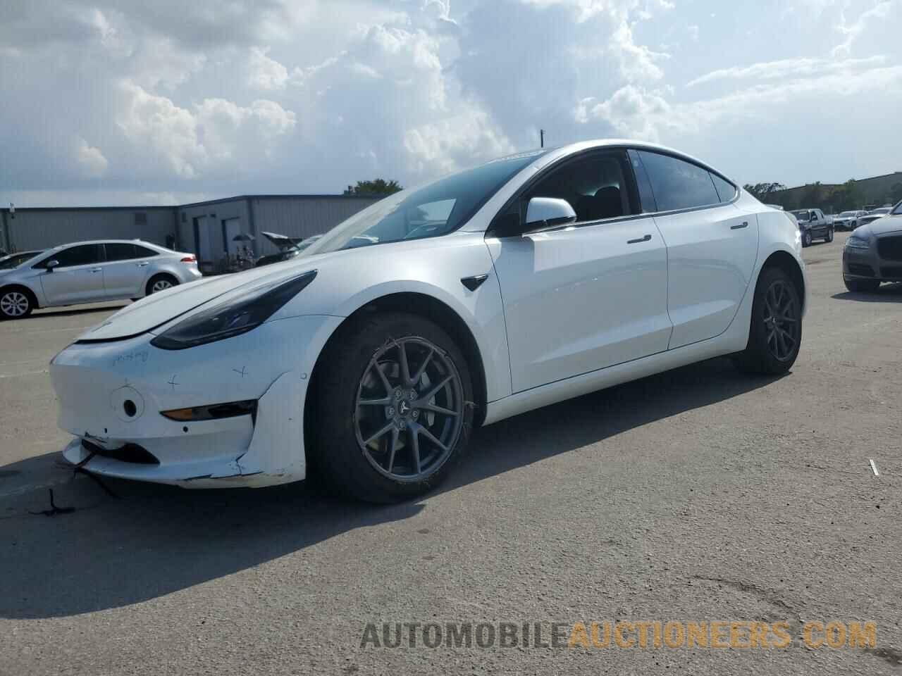 5YJ3E1EB3NF184261 TESLA MODEL 3 2022