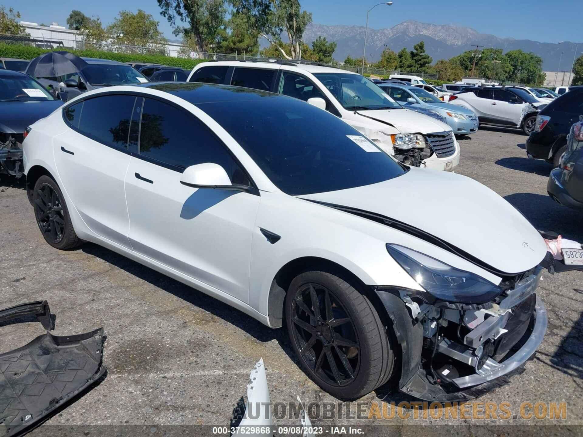 5YJ3E1EB3NF361827 TESLA MODEL 3 2022