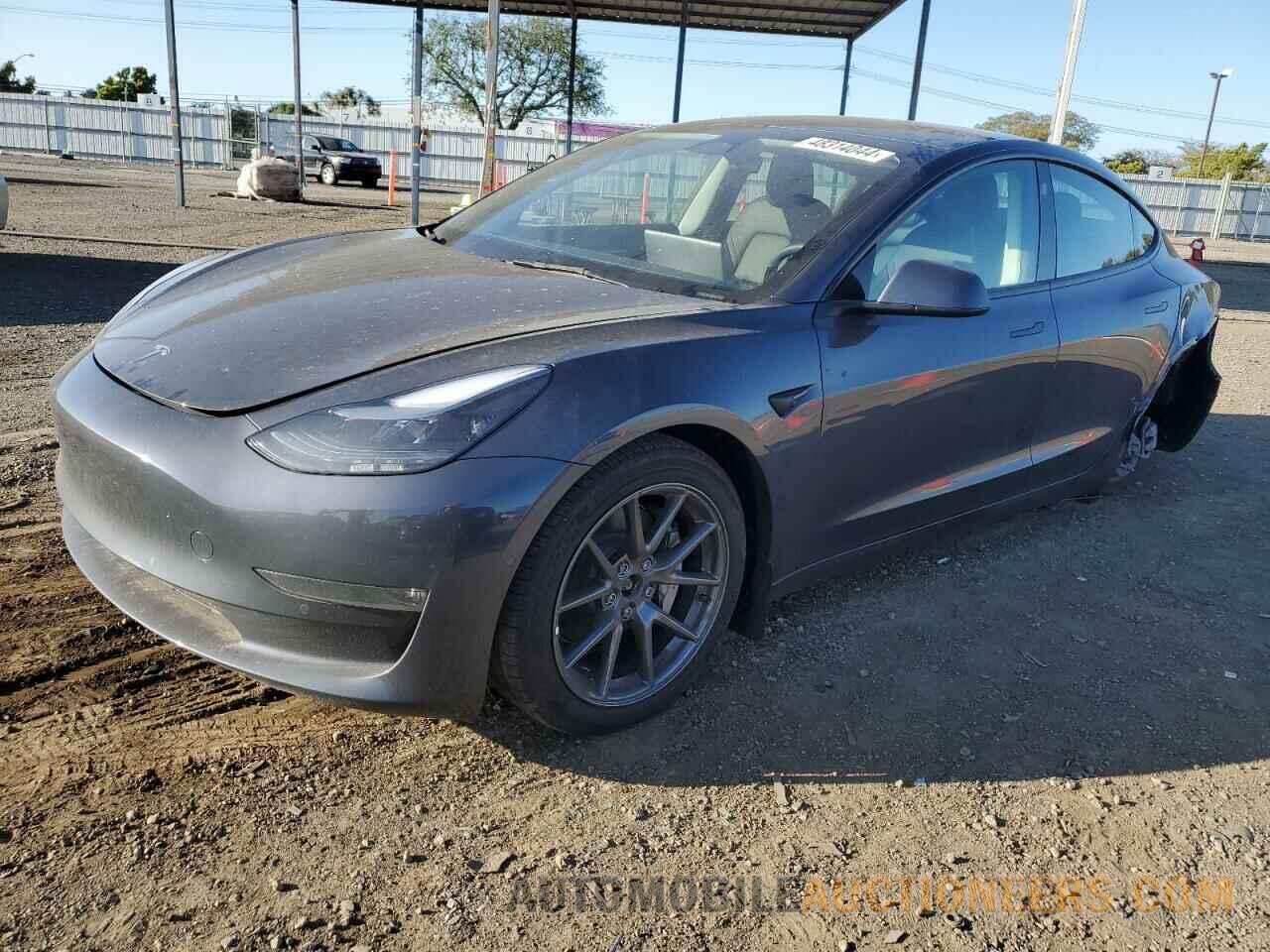 5YJ3E1EB3NF363917 TESLA MODEL 3 2022