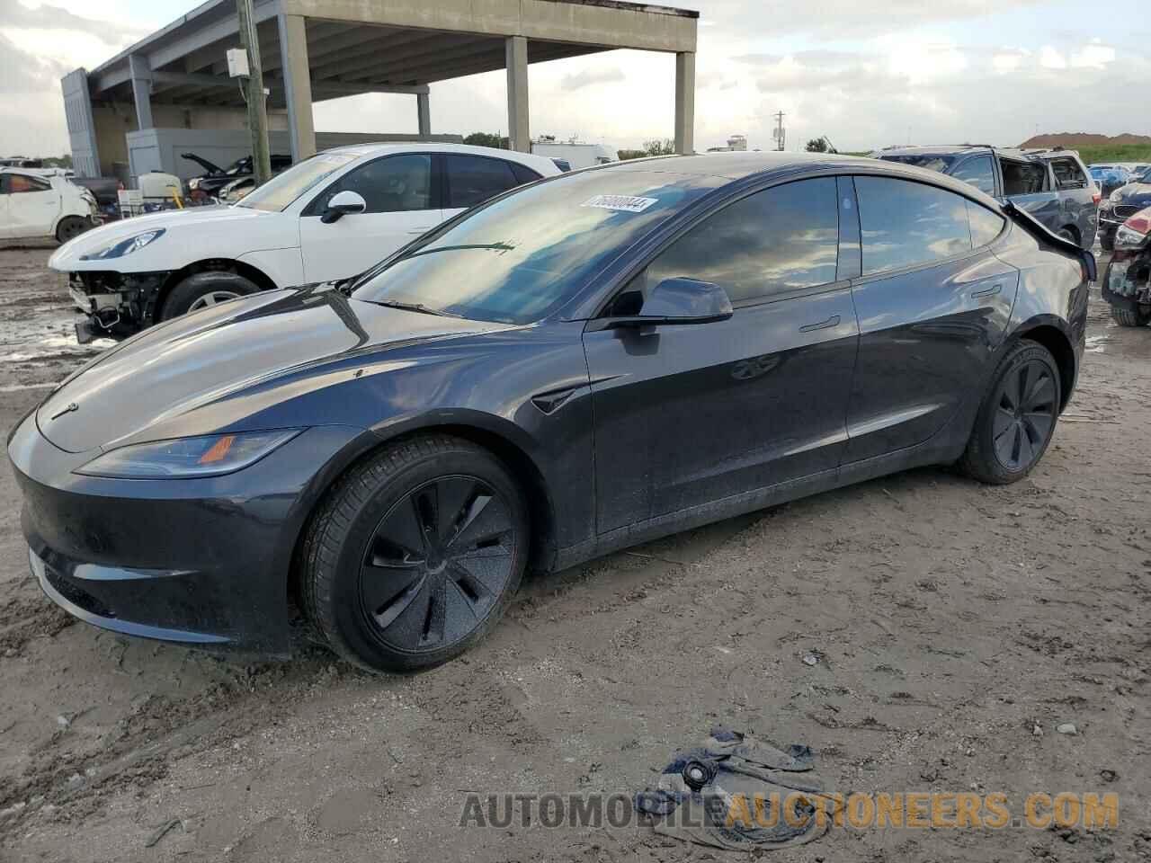 5YJ3E1EB3RF767855 TESLA MODEL 3 2024