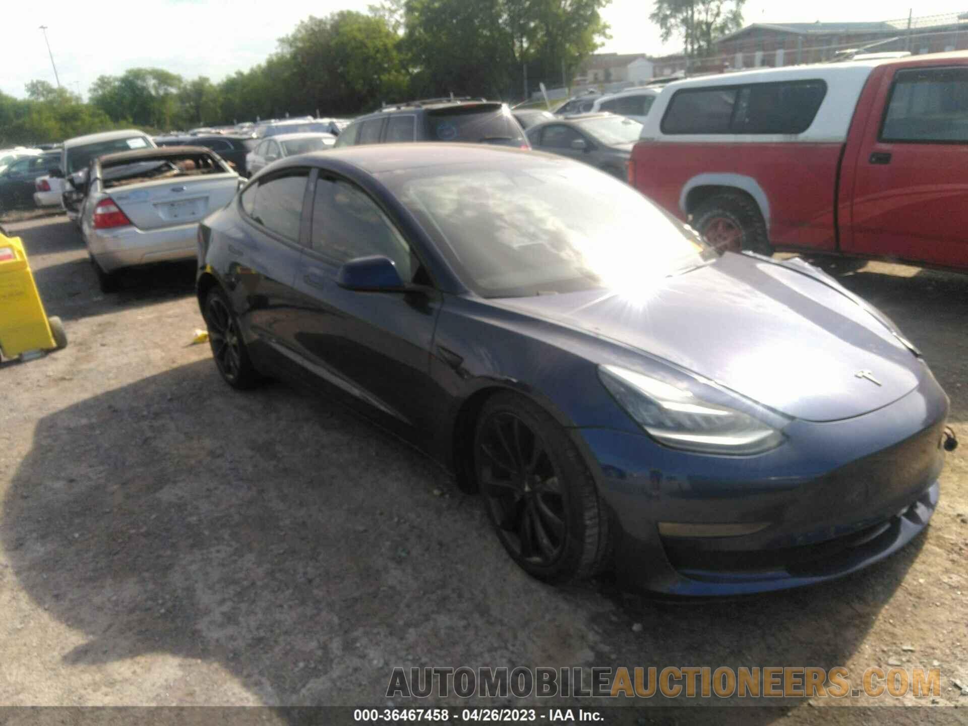 5YJ3E1EB4JF064835 TESLA MODEL 3 2018