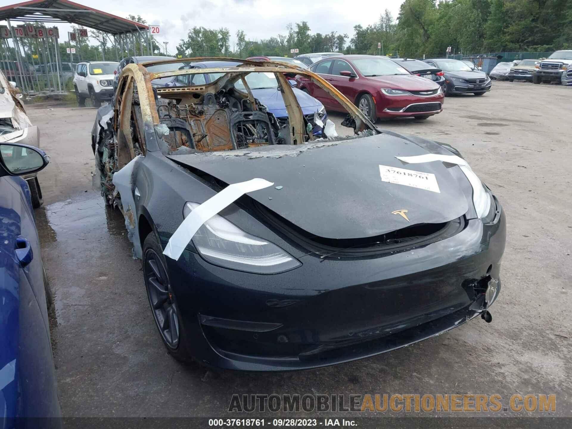 5YJ3E1EB4JF068450 TESLA MODEL 3 2018