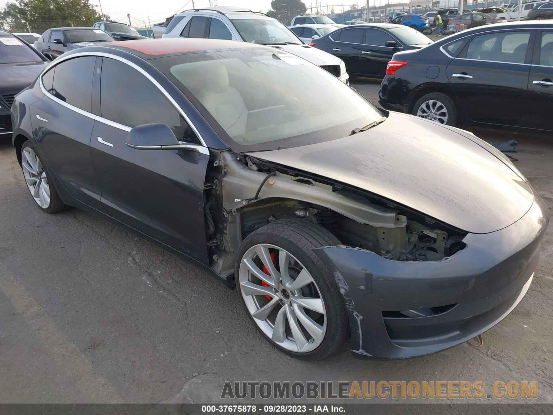 5YJ3E1EB4JF074345 TESLA MODEL 3 2018