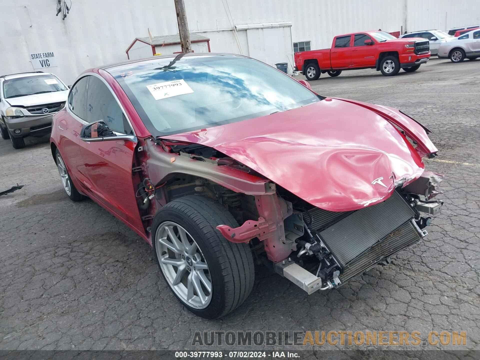 5YJ3E1EB4JF085863 TESLA MODEL 3 2018